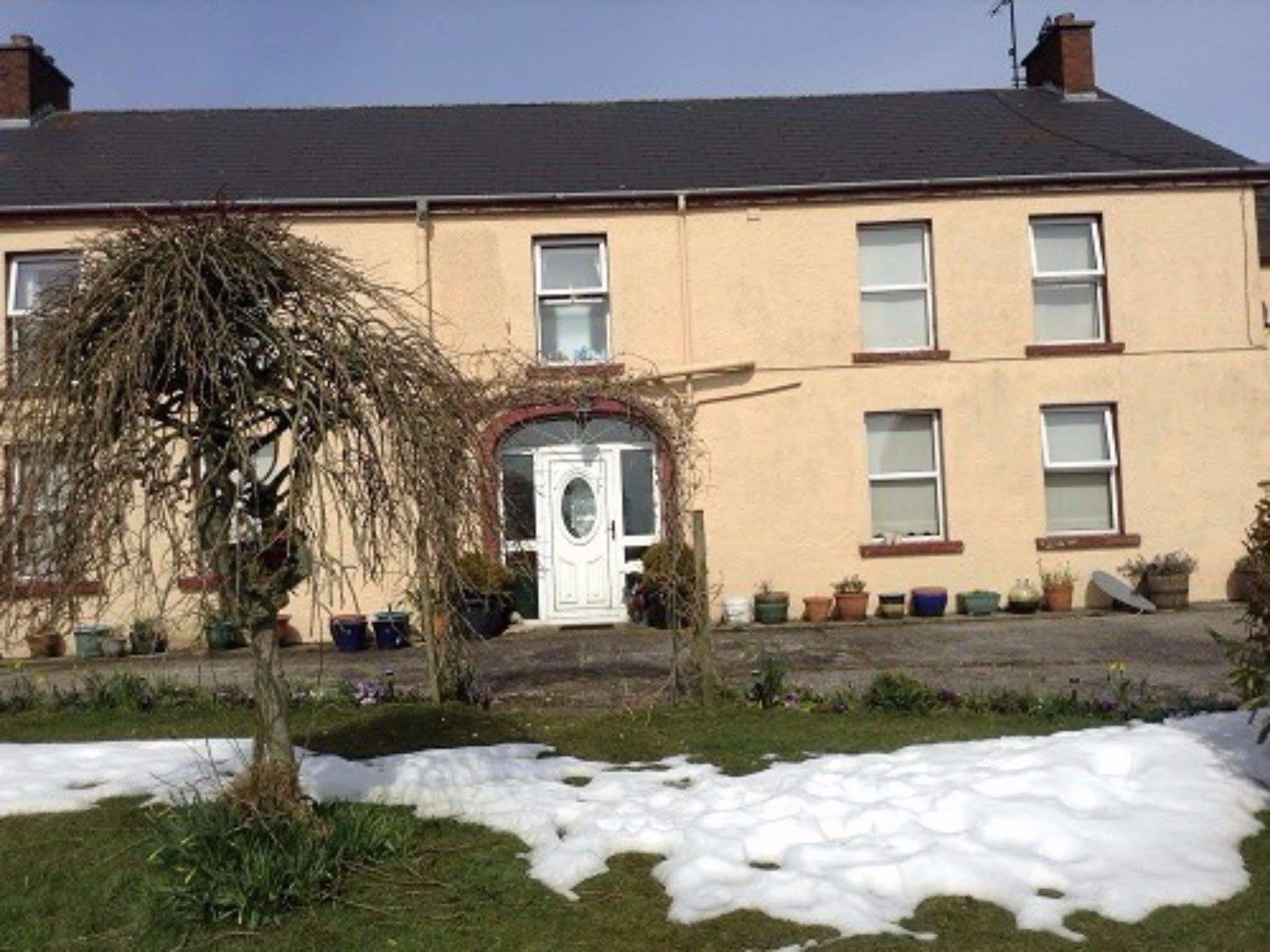 Glenfield Bed & Breakfast Ballymena Exterior photo